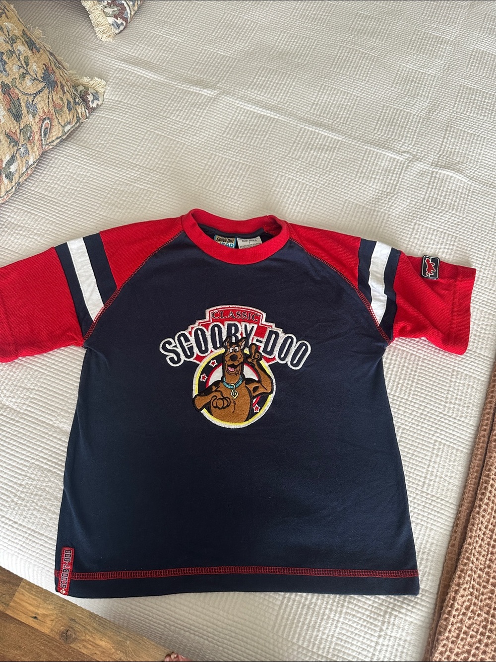 Vintage Hanna-Barbara Scooby-Doo Boys' Navy and Red Short Sleeve Graphic Tee
